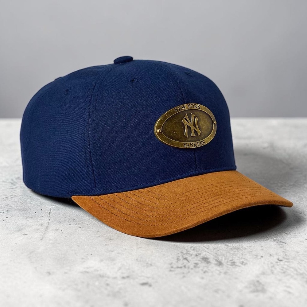 New York Yankees Mitchell & Ness Metal Logo Tag Faux Suede Brim Snapback Hat NEW